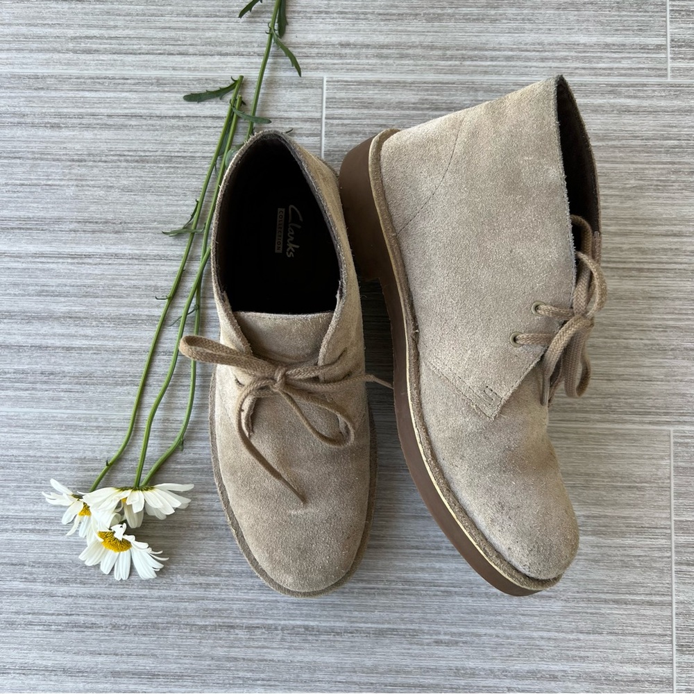 Clark’s Collection Desert Ankle Boot, Sand Tan Suede, size 8.5